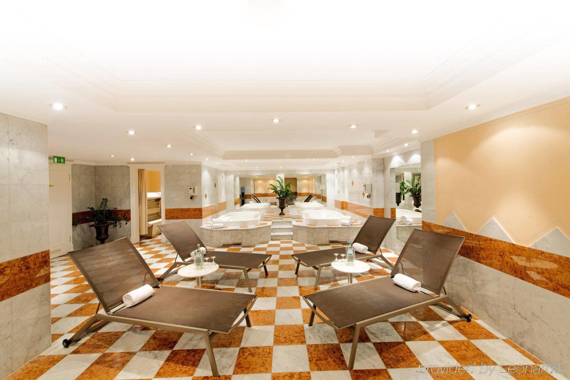 Dormero Hotel Halle Halle  Exteriör bild